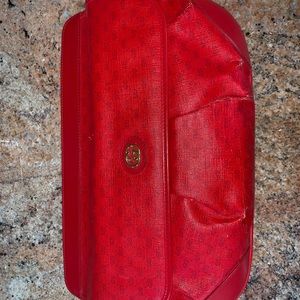 red vintage gucci clutch